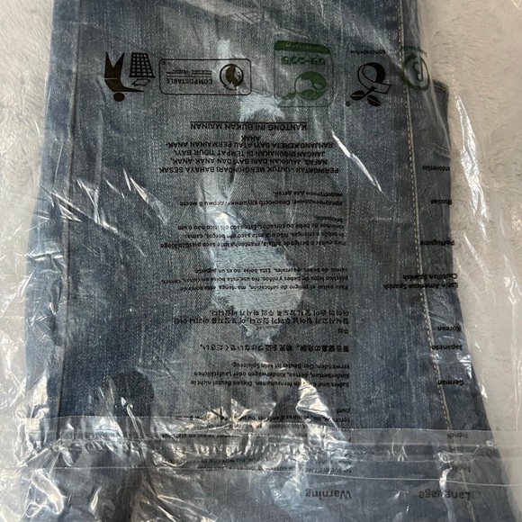 Levi’s 724 High-rise Slim Straight Size 30x32~New in packaging ($70) - Picture 6 of 7